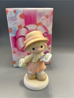 NEW Precious Moments Little Moments Thursday's Child Has Far To Go Figurine 2000